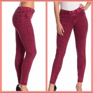 HUE WASHED TWILL LEGGINGS IN SANGRIA XS